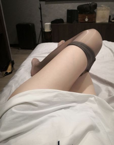 森林中的熊先生在冬眠中动漫