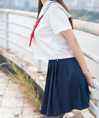 二个吃我乳房一个吃我b